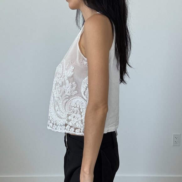Embrodeired white tank top size 2 - Picture 3 of 6
